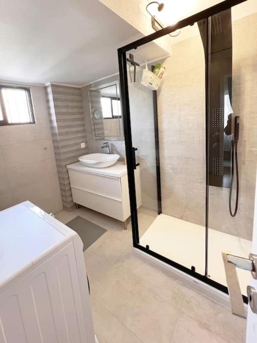 2 Bedroom Family Apartment II Салоники Экстерьер фото